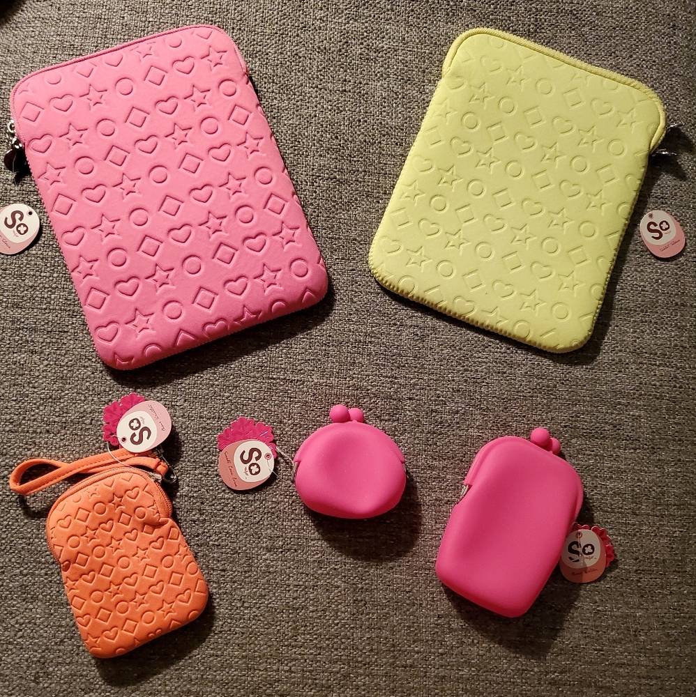 2 tablet cases, 3 change purse, 5 cell phone or cigarette cases